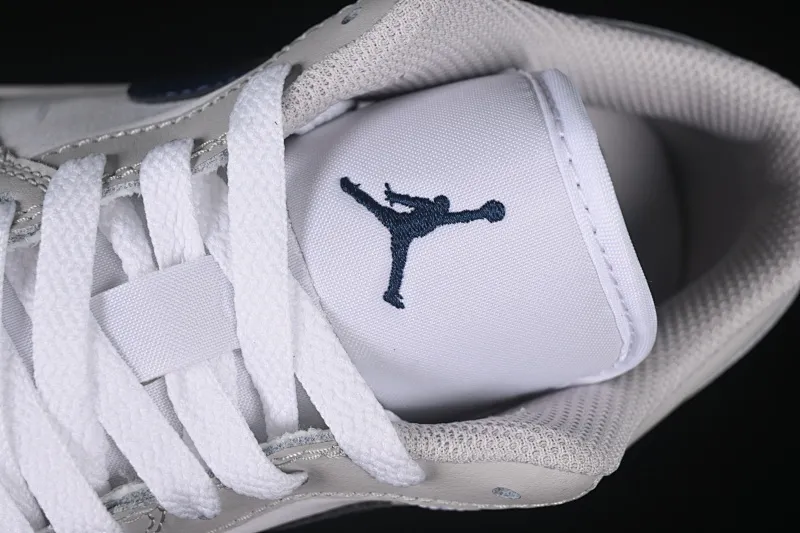 All categories Air Jordan Jordan series basketball shoes Air Jordan 1 Low G version pure original Air Jordan 1 Low AJ1 Joe 1 milk coffee blue hook low-top cultural casual sneakers 553558-146